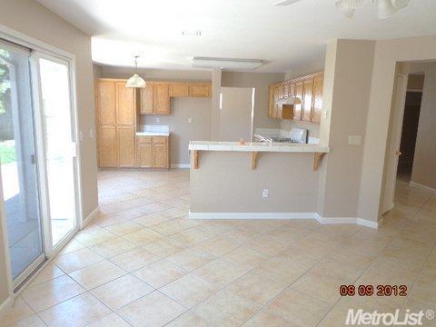 13717 Flagstone St, Lathrop, CA 95330 photo 7