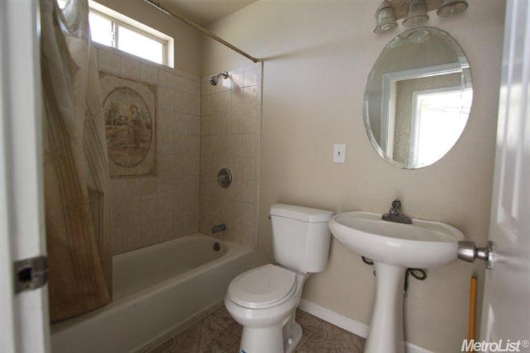 1901 Tucson Ave, Modesto, CA 95358 photo 7