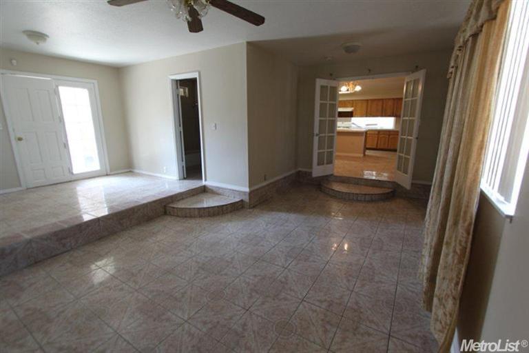 1901 Tucson Ave, Modesto, CA 95358 photo 2