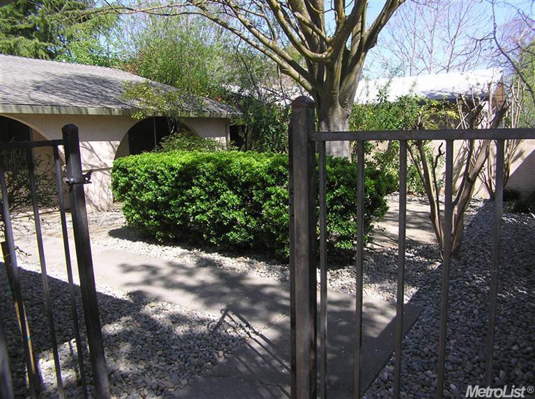 2729 Ganges Pl, Davis, CA 95616 photo 2
