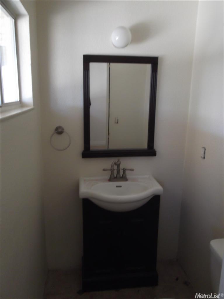 665 Gold St, Manteca, CA 95336 photo 4