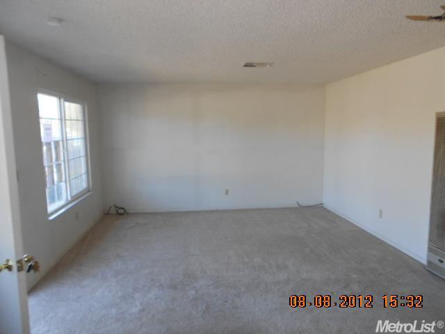 2809 5th St, Hughson, CA 95326 photo 2