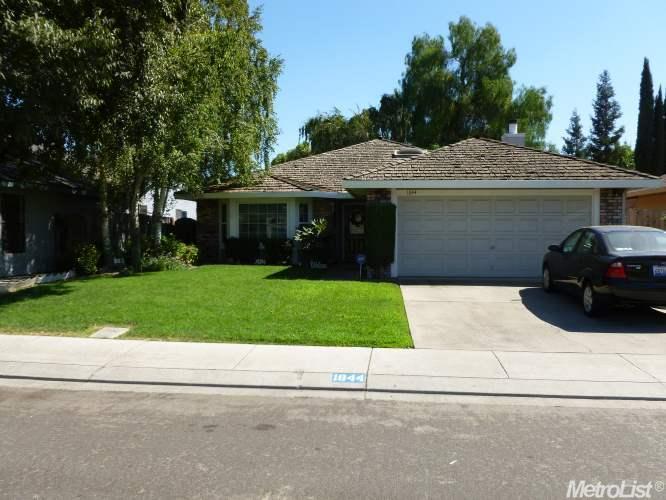 1844 Innsbrook Dr, Modesto, CA 95350 photo 2