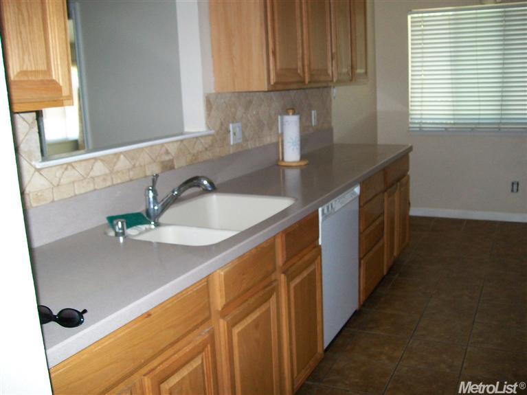 6107 Sylvester Way, Carmichael, CA 95608 photo 2