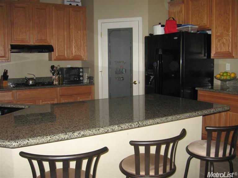 75 Nostalgia Ave, Patterson, CA 95363 photo 4