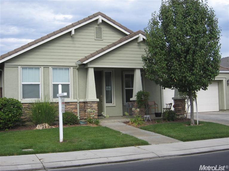 75 Nostalgia Ave, Patterson, CA 95363 photo 2