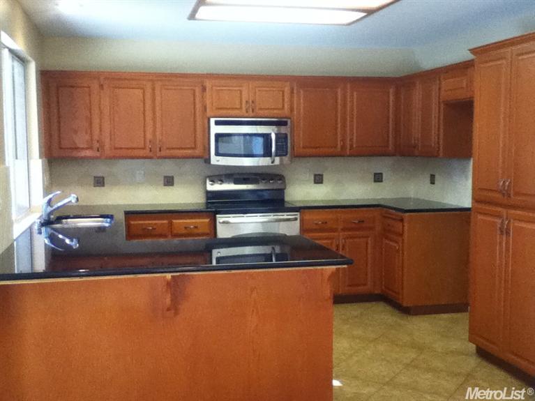 938 Ruess Rd, Ripon, CA 95366 photo 8