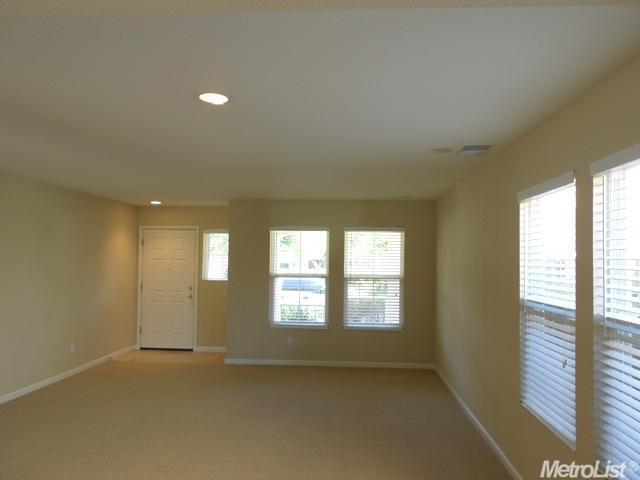4365 Grafton Cir, Mather, CA 95655 photo 2