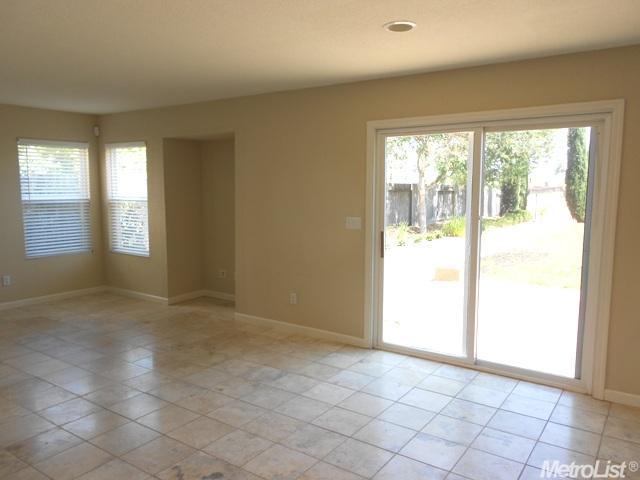 4365 Grafton Cir, Mather, CA 95655 photo 4