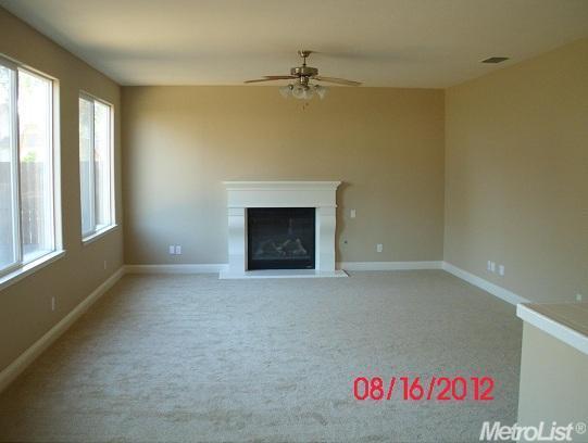 3893 Old Oak Dr, Ceres, CA 95307 photo 3