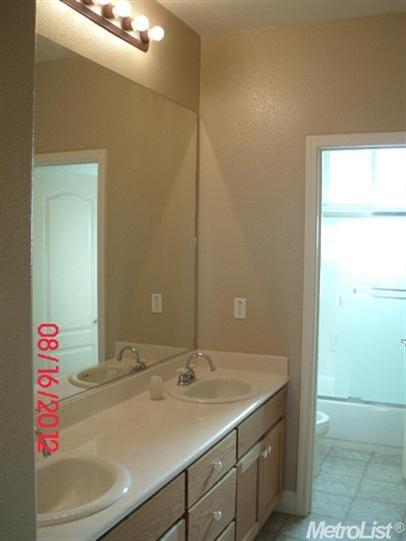 3893 Old Oak Dr, Ceres, CA 95307 photo 8