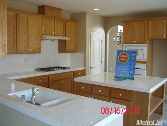 3893 Old Oak Dr, Ceres, CA 95307 photo 2