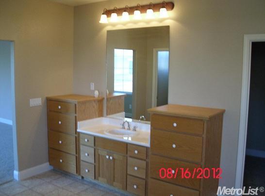 3893 Old Oak Dr, Ceres, CA 95307 photo 5