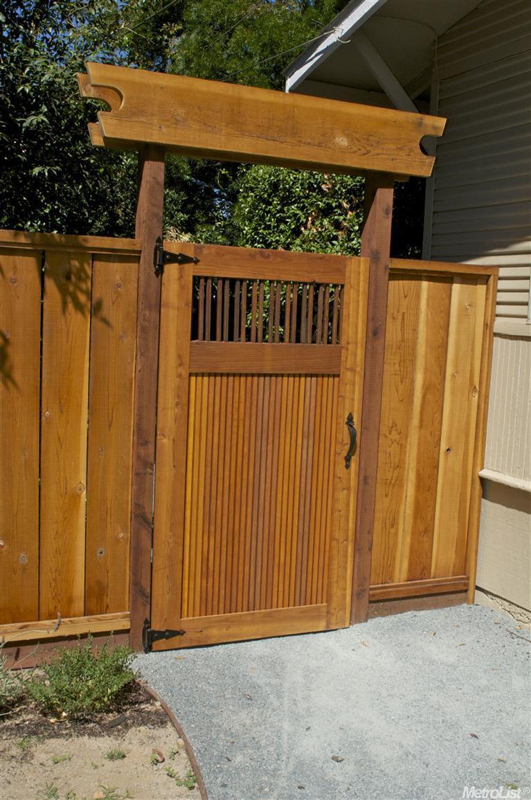 215 Poplar Ave, Modesto, CA 95354 photo 3