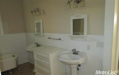 233 S Lee Ave, Lodi, CA 95240 photo 9