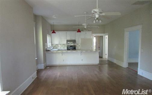233 S Lee Ave, Lodi, CA 95240 photo 3