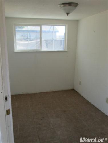 233 S Lee Ave, Lodi, CA 95240 photo 14