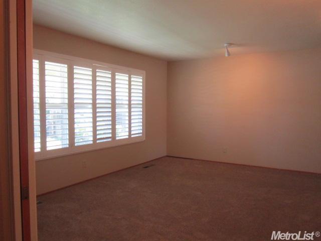 330 Hanover Ave, Turlock, CA 95382 photo 2