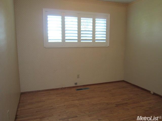 330 Hanover Ave, Turlock, CA 95382 photo 12