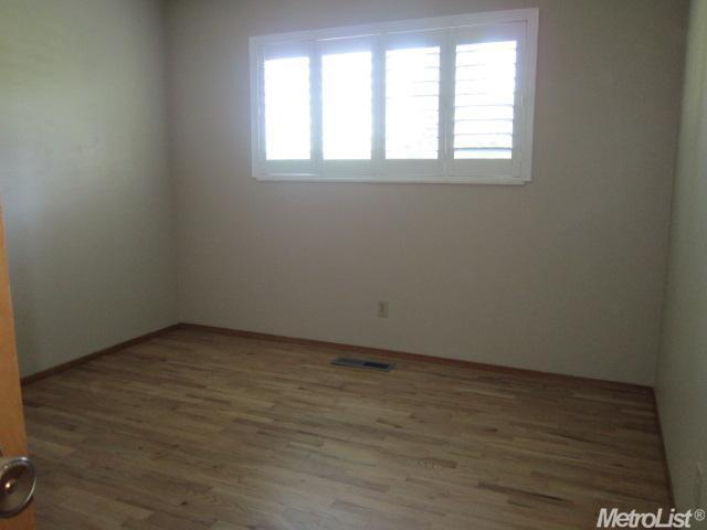 330 Hanover Ave, Turlock, CA 95382 photo 13
