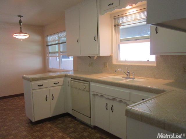 330 Hanover Ave, Turlock, CA 95382 photo 5