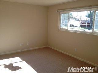 323 Granada Way, Tracy, CA 95376 photo 7