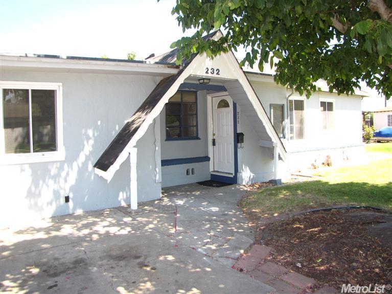 232 Hemlock Ave, Manteca, CA 95337 photo 1