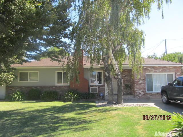 808 Athens Ave, Modesto, CA 95350 photo 1