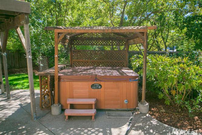 1127 Valencia Ave, Davis, CA 95616 photo 4