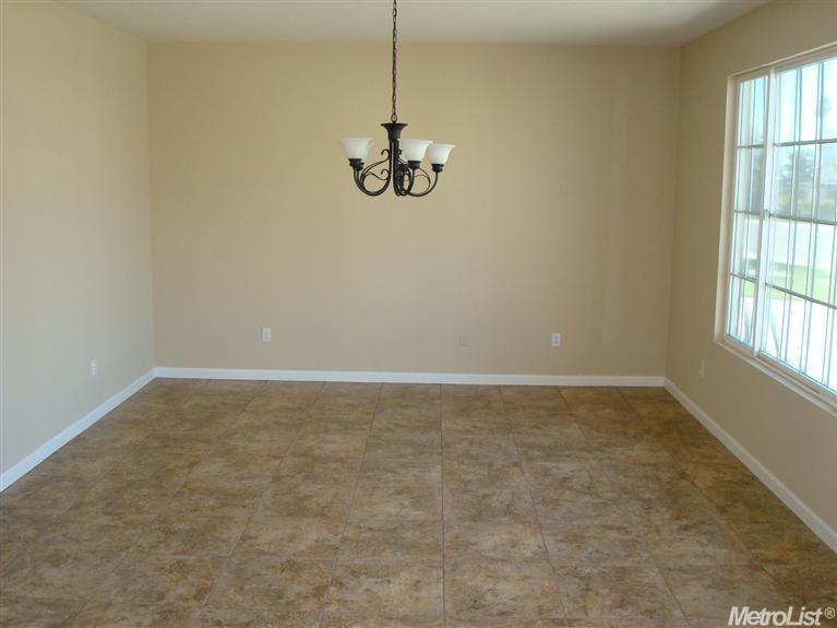 396 Vasconcellos Ave, Manteca, CA 95336 photo 3