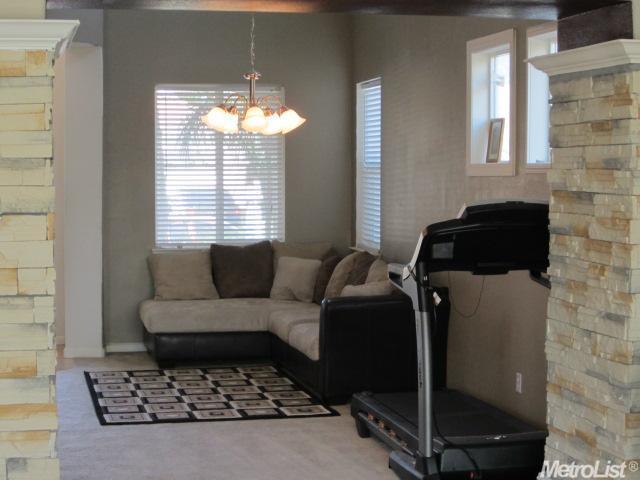 1448 Garold Ln, Manteca, CA 95337 photo 5