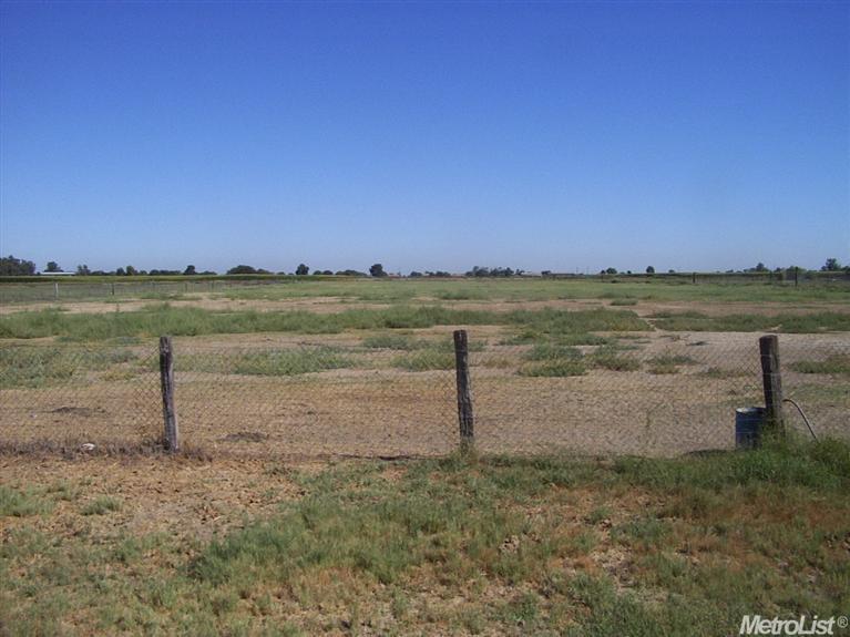 22736 State Highway 140, Stevinson, CA 95374 photo 2