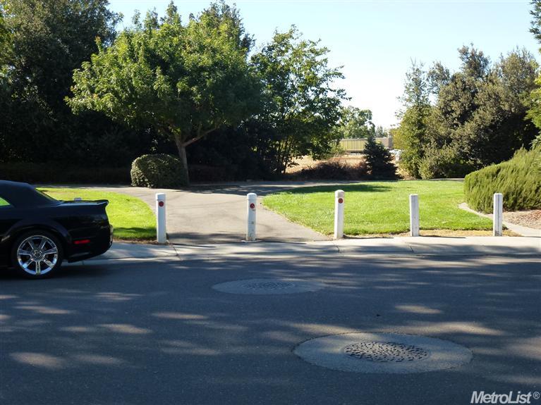 2520 Albany Ave, Davis, CA 95618 photo 9