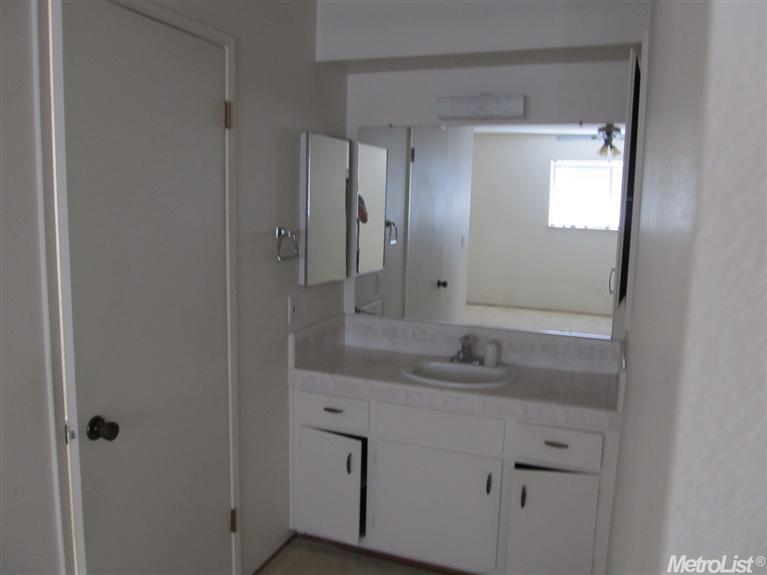 3620 Pomo Ln, Modesto, CA 95356 photo 8