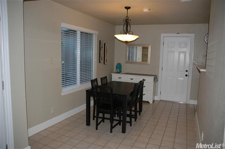 5211 Vale Dr, Carmichael, CA 95608 photo 9