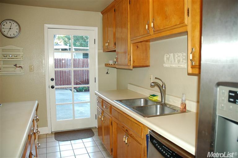 5211 Vale Dr, Carmichael, CA 95608 photo 7