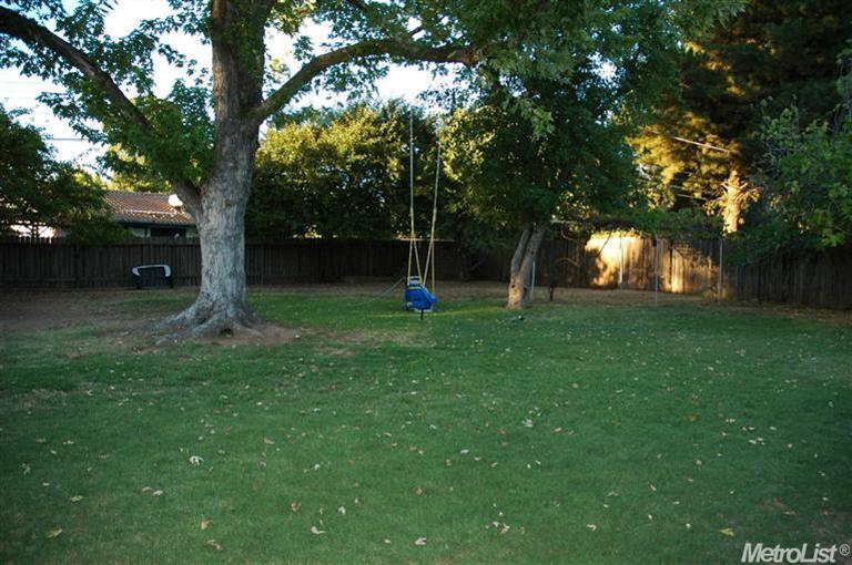 5211 Vale Dr, Carmichael, CA 95608 photo 6