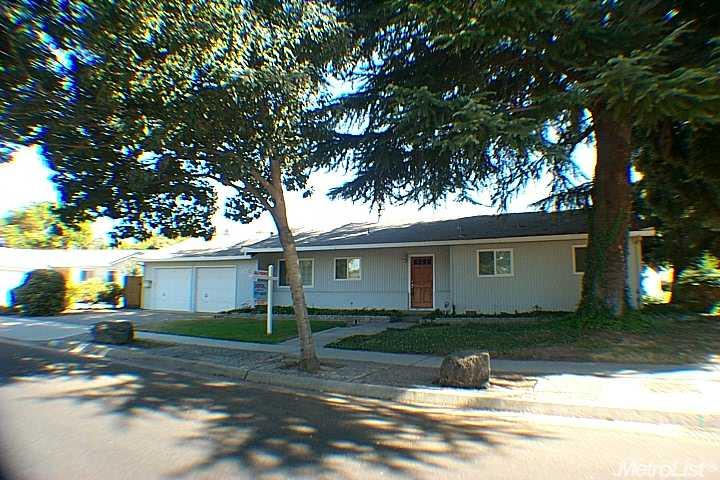 3408 Colonial Dr, Modesto, CA 95350 photo 1