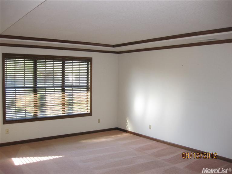 2317 Eilers Ln, Lodi, CA 95242 photo 2