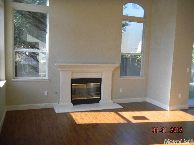 2585 Tigers Dr, Turlock, CA 95382 photo 3