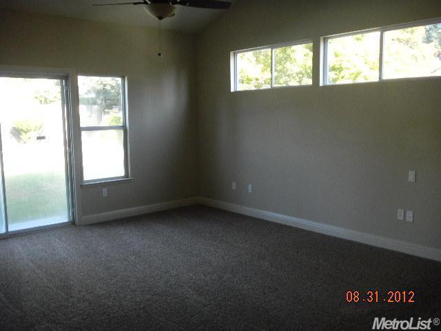 2585 Tigers Dr, Turlock, CA 95382 photo 17