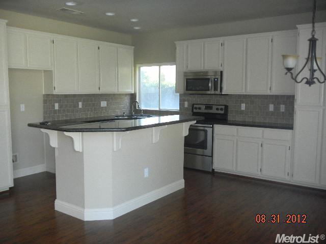 2585 Tigers Dr, Turlock, CA 95382 photo 11