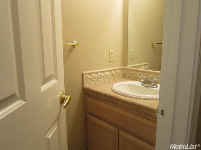 3016 Robnell Way, Ceres, CA 95307 photo 9