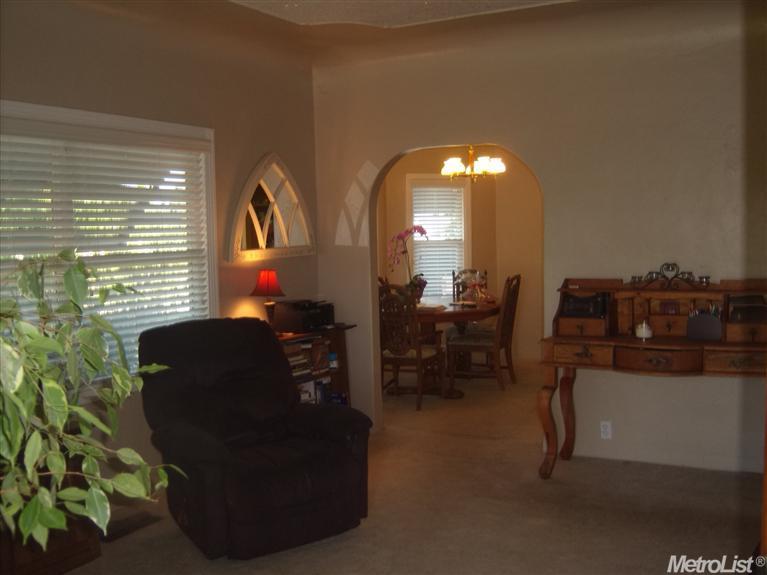 270 Montana Ave, Turlock, CA 95380 photo 5