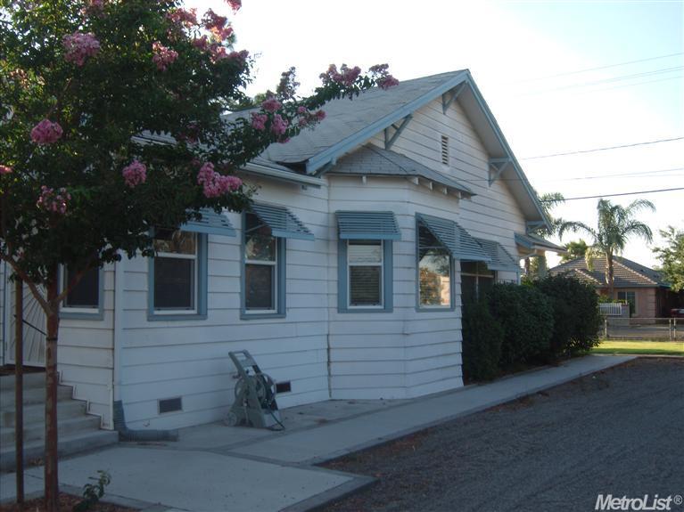 270 Montana Ave, Turlock, CA 95380 photo 2