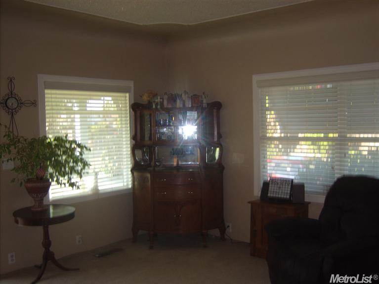 270 Montana Ave, Turlock, CA 95380 photo 6