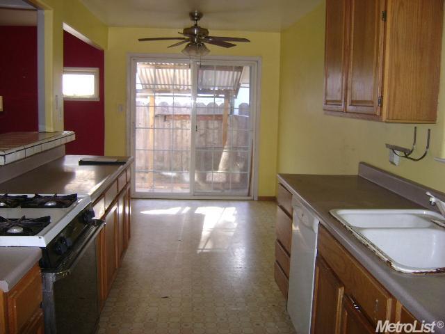 826 Meladee Ln, Galt, CA 95632 photo 2