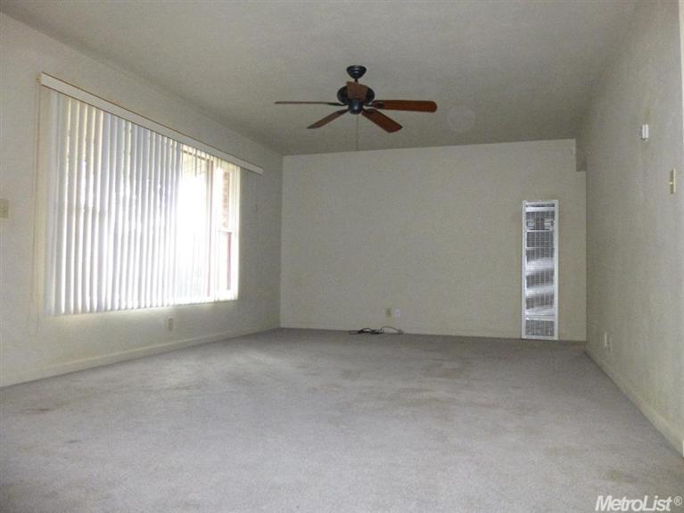 2325 Ada St, Modesto, CA 95354 photo 2