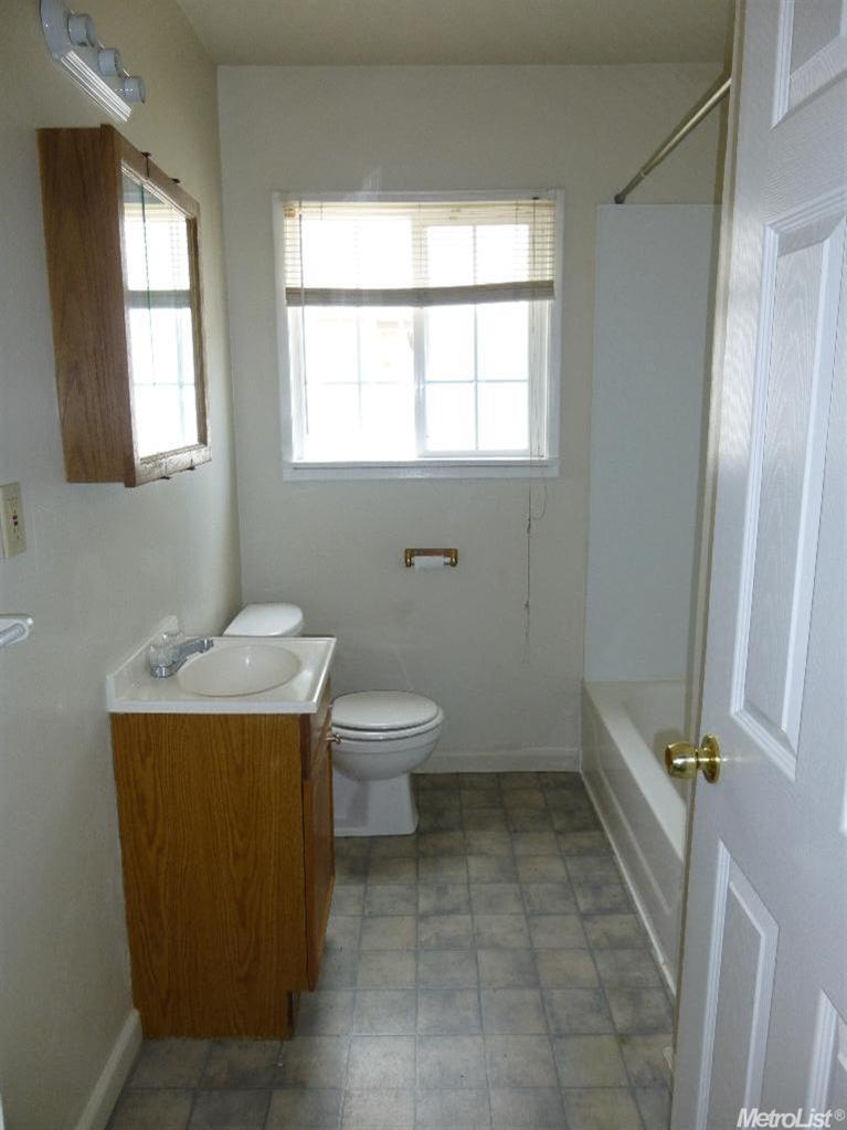 2325 Ada St, Modesto, CA 95354 photo 9