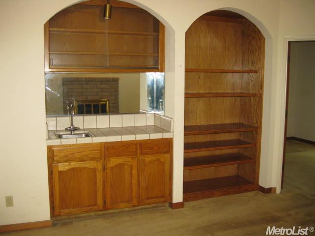 870 Murphy Dr, Turlock, CA 95380 photo 4